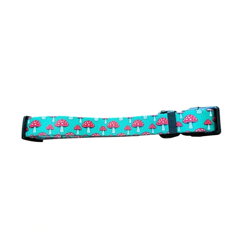 Unleashed Dog Apparel Collar Adjustable Strap Red Mushroom Print Boho Medium